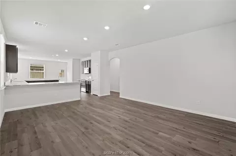 994 Harper Ln, Bryan, TX 77803 photo 5