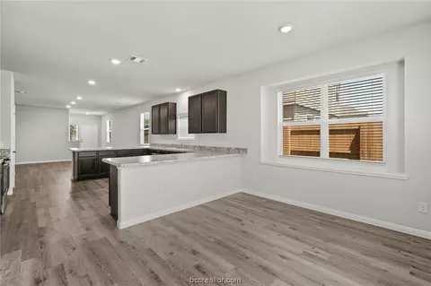 994 Harper Ln, Bryan, TX 77803 photo 10