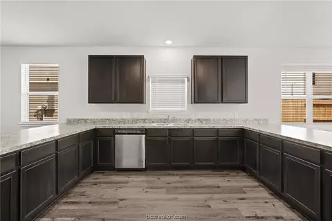 994 Harper Ln, Bryan, TX 77803 photo 9