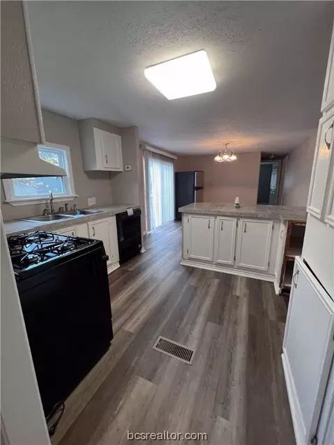 345 3rd St, Somerville, TX 77879 photo 6