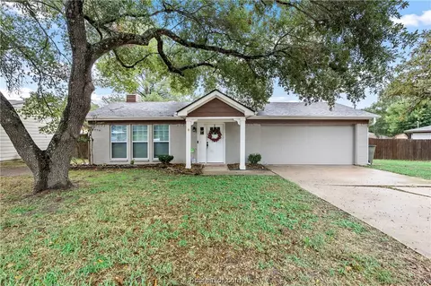 2611 Westwood Main Dr, Bryan, TX 77807