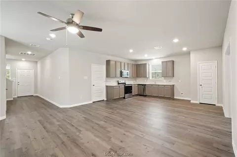 4722 Milagro Loop, Bryan, TX 77807 photo 4