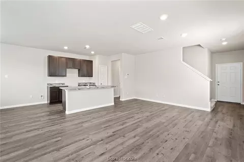 945 Harper Ln, Bryan, TX 77803 photo 3
