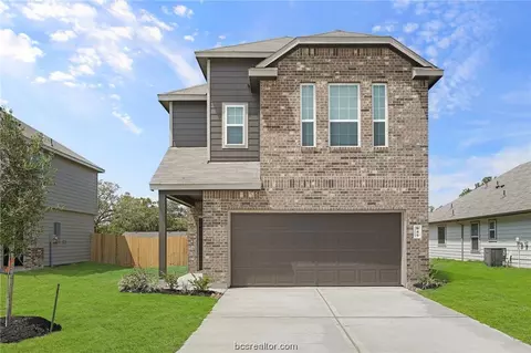 945 Harper Ln, Bryan, TX 77803