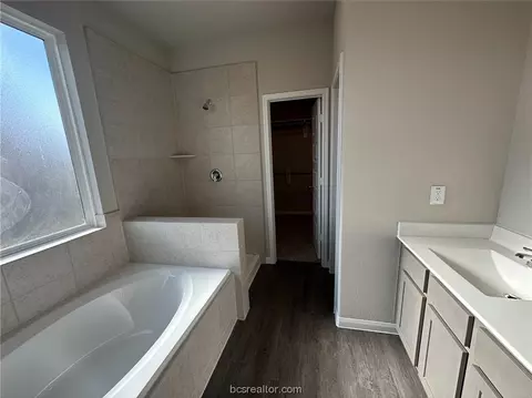 4734 Milagro Loop, Bryan, TX 77807 photo 9