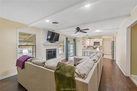 2306 Devonshire St, Bryan, TX 77802 photo 9