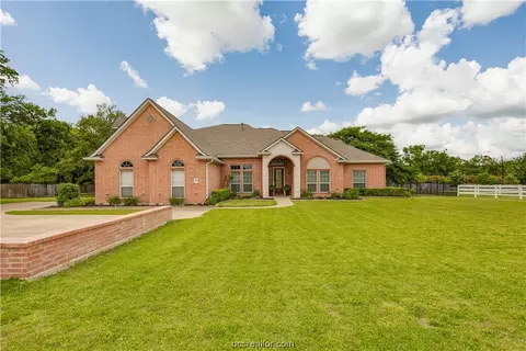 9 Raven Dr, Bryan, TX 77808 photo 2