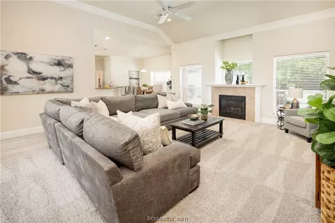 9 Raven Dr, Bryan, TX 77808 photo 4