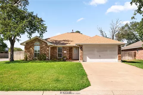 1301 Portsmouth Ct, College Station, TX 77845
