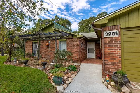 3901 Sioux Cir, Bryan, TX 77802