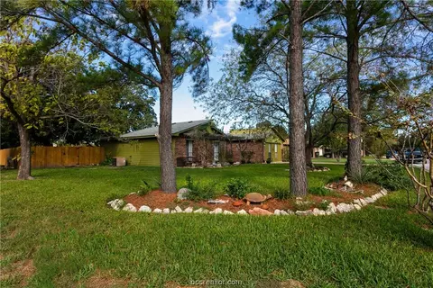 3901 Sioux Cir, Bryan, TX 77802 photo 3