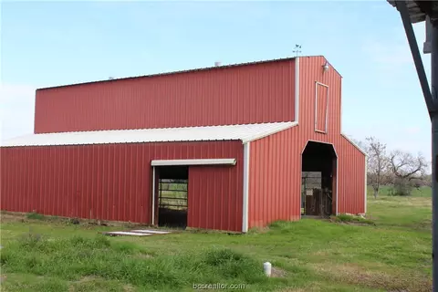 3869 Fm 1452 E, Madisonville, TX 77864