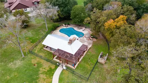10188 Hampton Ct, Iola, TX 77861 photo 21