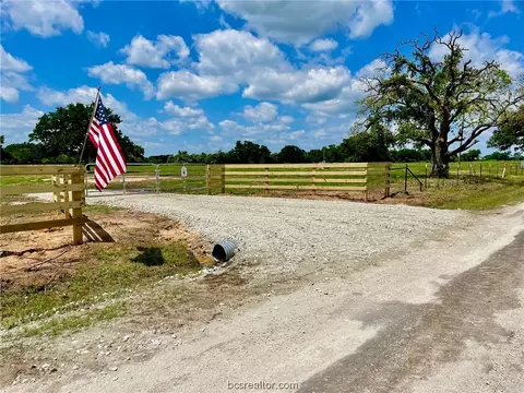 971 Kaechele Rd, Other, TX 77485