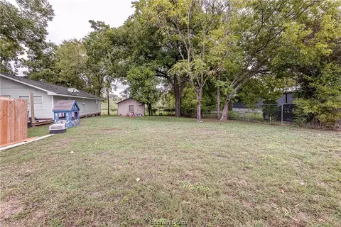 1304 Peale St, Bryan, TX 77803