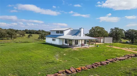 2588 Fm 112, Lexington, TX 78947