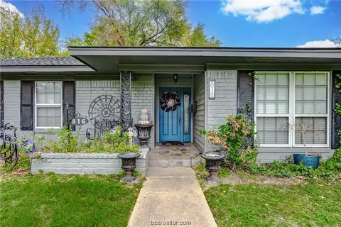 816 Tanglewood Dr, Bryan, TX 77802 photo 2