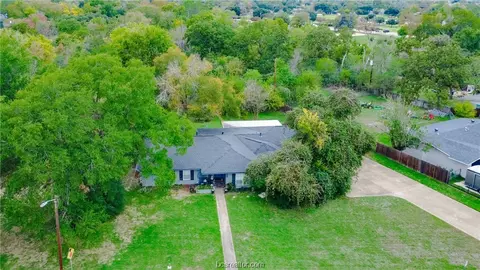 816 Tanglewood Dr, Bryan, TX 77802 photo 26