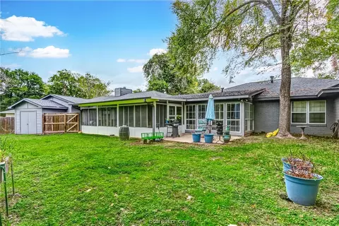 816 Tanglewood Dr, Bryan, TX 77802 photo 17