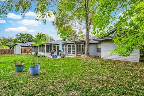 816 Tanglewood Dr, Bryan, TX 77802 photo 28
