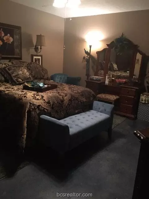 816 Tanglewood Dr, Bryan, TX 77802 photo 9