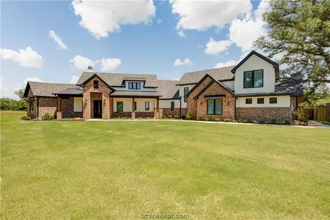 5325 Legend Oaks Ct, College Station, TX 77845