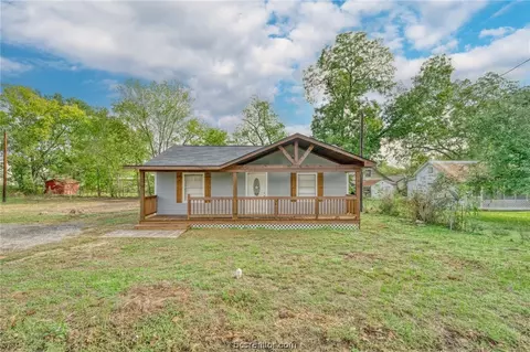 306 N Commerce St, Madisonville, TX 77864