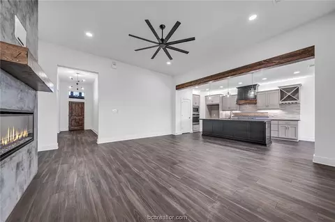 3054 Teller Dr, Bryan, TX 77808 photo 5