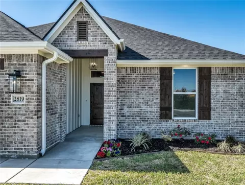 2819 Spector Dr, Bryan, TX 77808