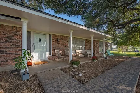7519 Farm To Market 977 W, Normangee, TX 77871