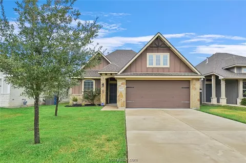 2008 Birdie Ct, Navasota, TX 77868
