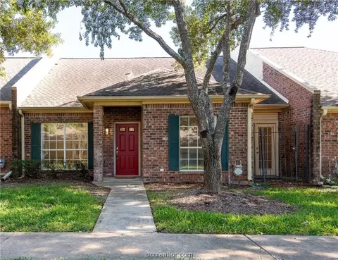 1524 Bennett St, Bryan, TX 77802