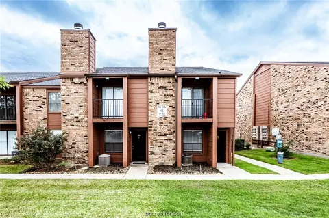 904 University Oaks 58, College Station, TX 77840