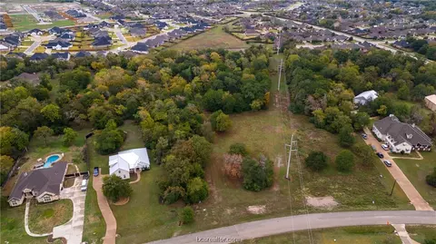 3908 Austins Estates Dr, Bryan, TX 77808 photo 6
