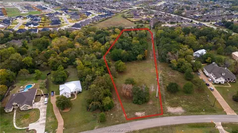 3908 Austins Estates Dr, Bryan, TX 77808 photo 2