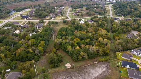 3908 Austins Estates Dr, Bryan, TX 77808 photo 9