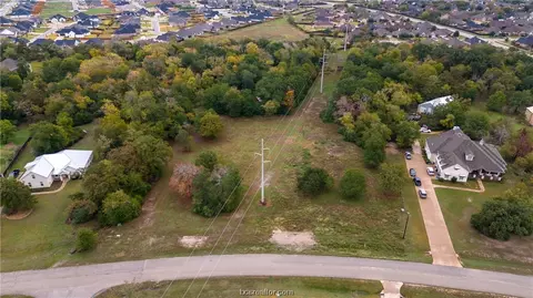 3908 Austins Estates Dr, Bryan, TX 77808 photo 3
