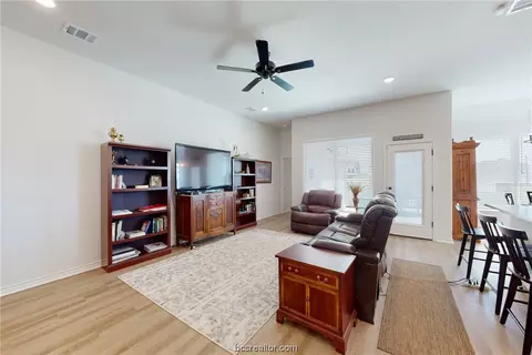 3196 Brady Ct, Bryan, TX 77808 photo 6