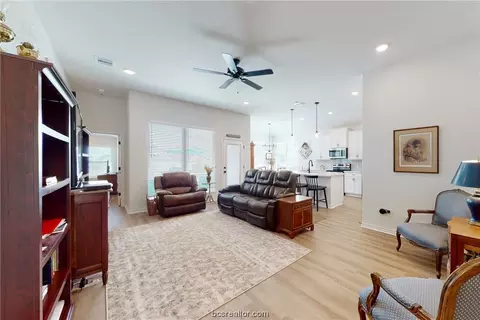 3196 Brady Ct, Bryan, TX 77808 photo 5