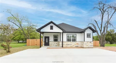 523 Knox St, Navasota, TX 77868
