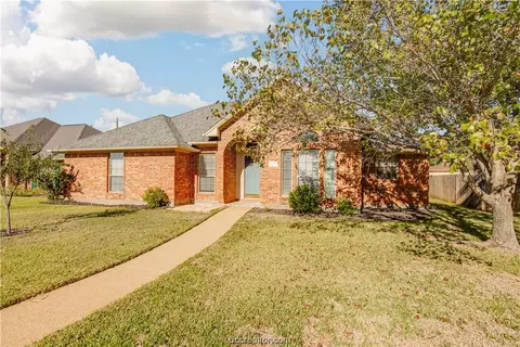 4609 Kensington Rd, Bryan, TX 77802