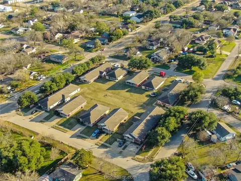 406 W 15th St, Bryan, TX 77803 photo 1