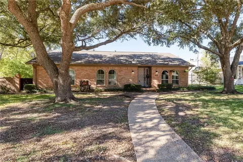 614 Avondale Ave, Bryan, TX 77802