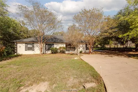 2014 Rockwood Dr, Bryan, TX 77807