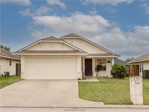926 Crested Point Dr, College Station, TX 77845