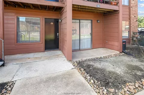 904 University Oaks 125, College Station, TX 77840
