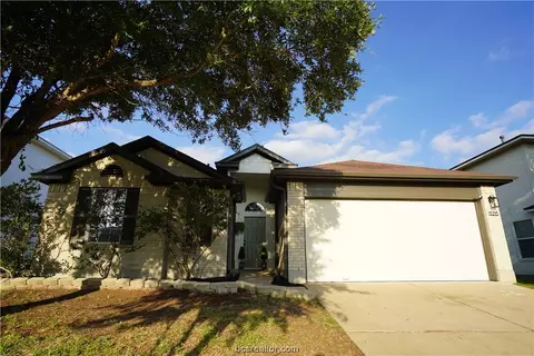 15215 Faircrest Dr, College Station, TX 77845