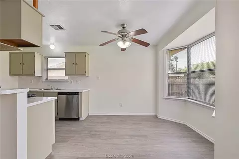 812 Blanco Ln, Bryan, TX 77801 photo 5