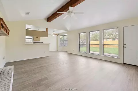 812 Blanco Ln, Bryan, TX 77801 photo 2