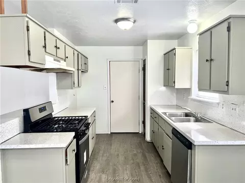 812 Blanco Ln, Bryan, TX 77801 photo 6